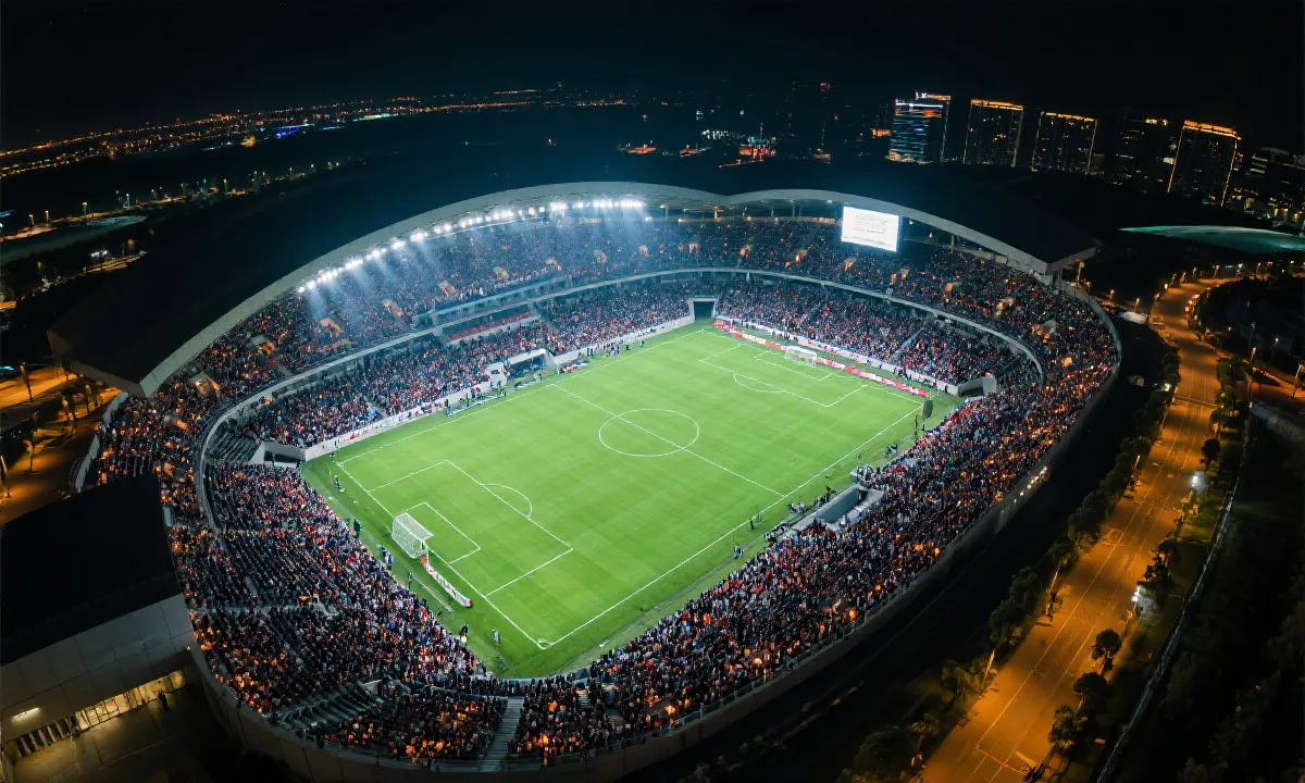 俯瞰世界杯比赛现场，球场被观众坐满，灯光璀璨